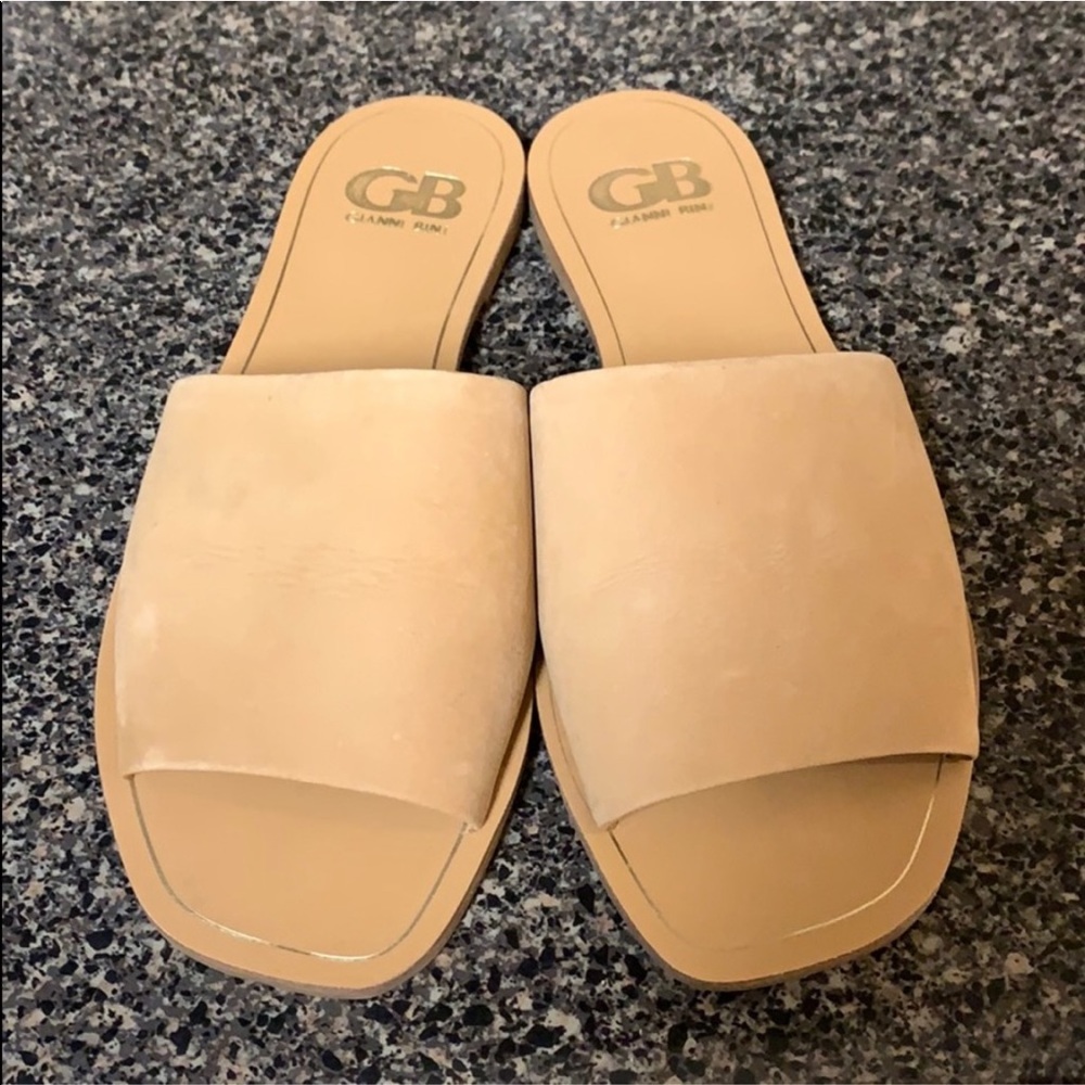 So basic nude Gianni Bini in perfect condition